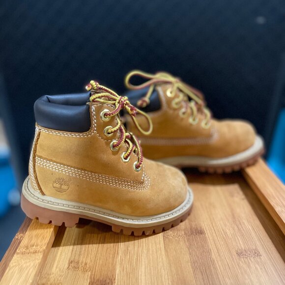 Toddler Timberland® Waterproof Boot - Excellent Condition - Toddler Size 6 - Picture 3 of 6
